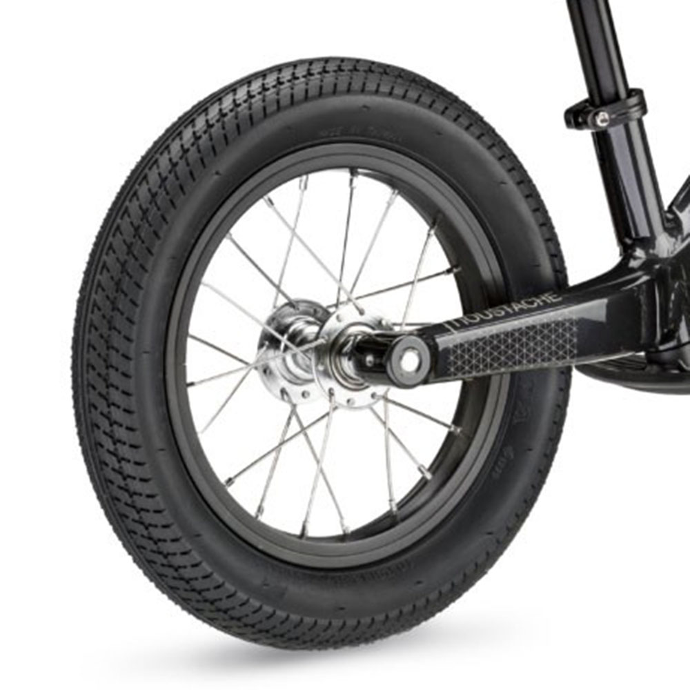 Type de roues avec pneu slick pour draisienne
